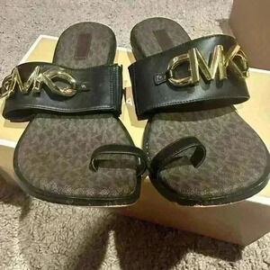 Izzy Flat Sand leather